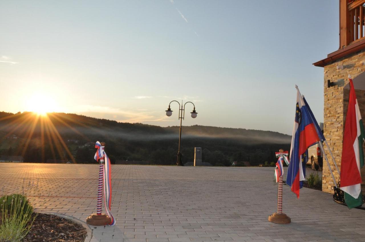 Szloven Mintagazdasag Felsőszölnök Exteriör bild